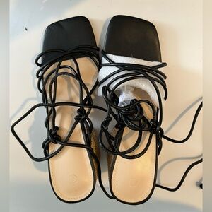 Amazon Elegant Black Strappy Women's Sandals